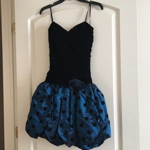 Vintage strapless adorable pouf dress